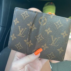 LV WALLET